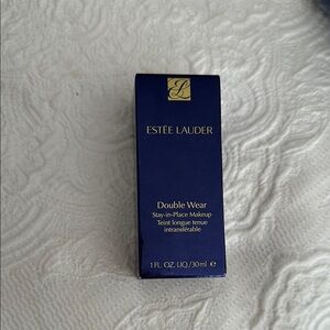 Estée Lauder Double Wear Makeup
